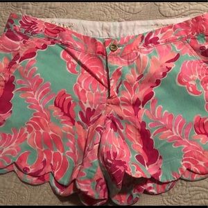 Size 12 - butter cups shorts - VGUC